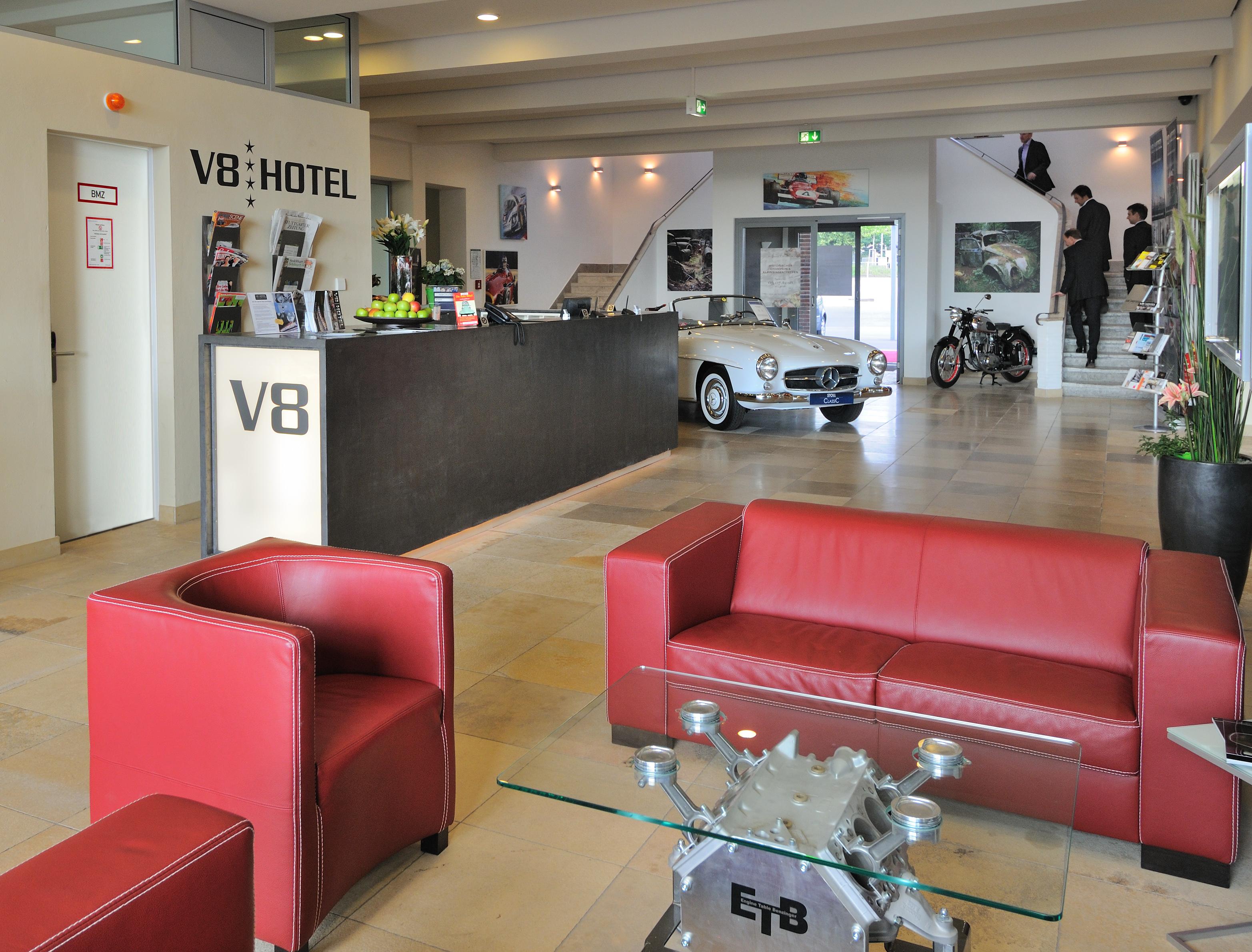 V8 Hotel Classic Motorworld Region Stuttgart Böblingen Exterior foto