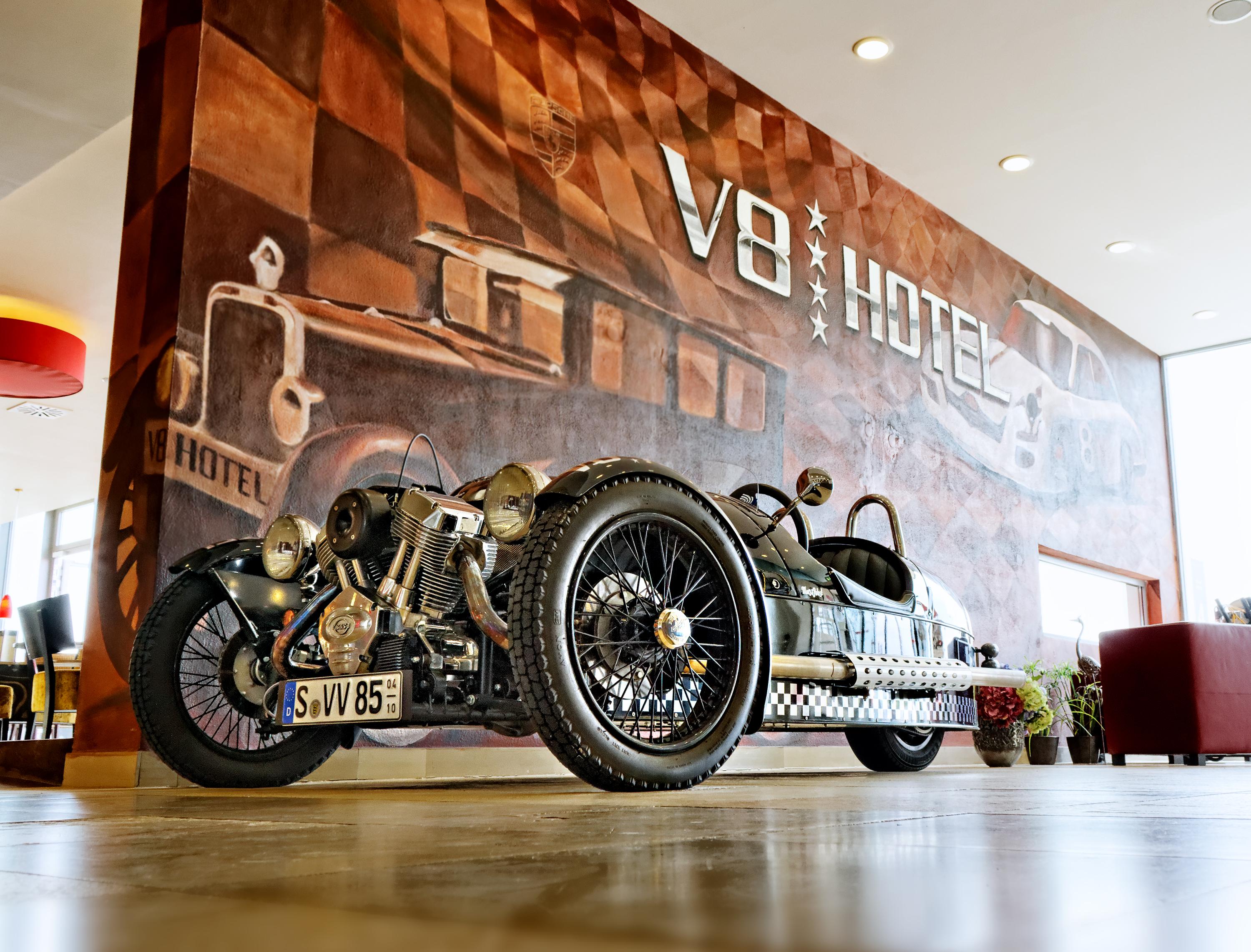 V8 Hotel Classic Motorworld Region Stuttgart Böblingen Exterior foto