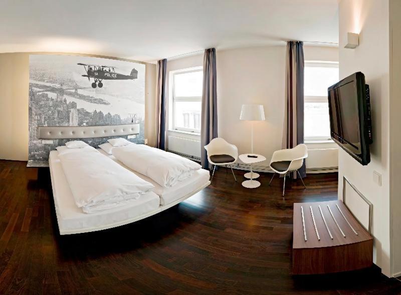 V8 Hotel Classic Motorworld Region Stuttgart Böblingen Habitación foto