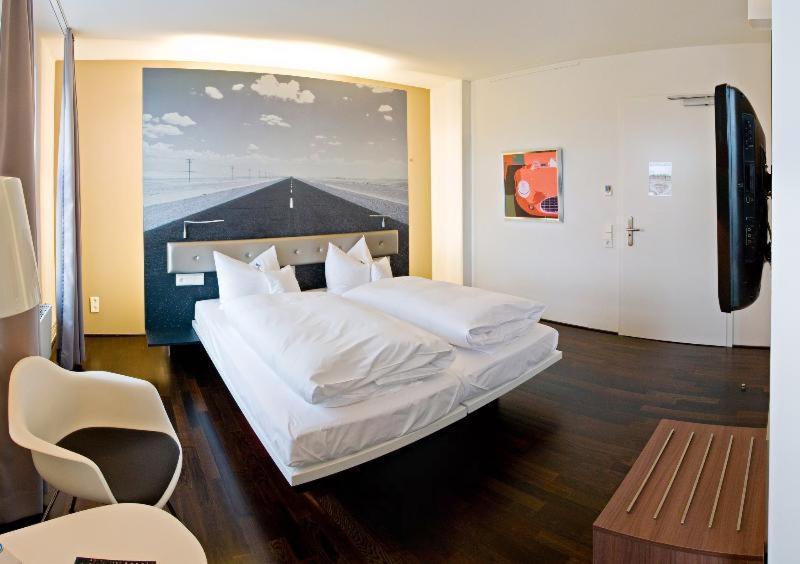 V8 Hotel Classic Motorworld Region Stuttgart Böblingen Habitación foto